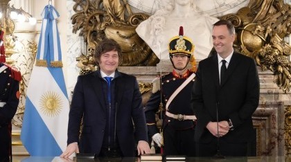 Milei le tomó juramento a Manuel Adorni, como nuevo Jefe de Gabinete