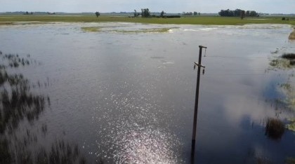 Nación y Provincia ofrecieron ahora compiten por la ayuda a los campos inundados 