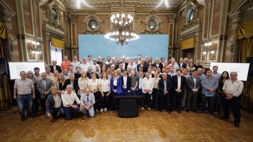 Axel Kicillof dice que repartirá a las comunas fondos que recupere de la Nación